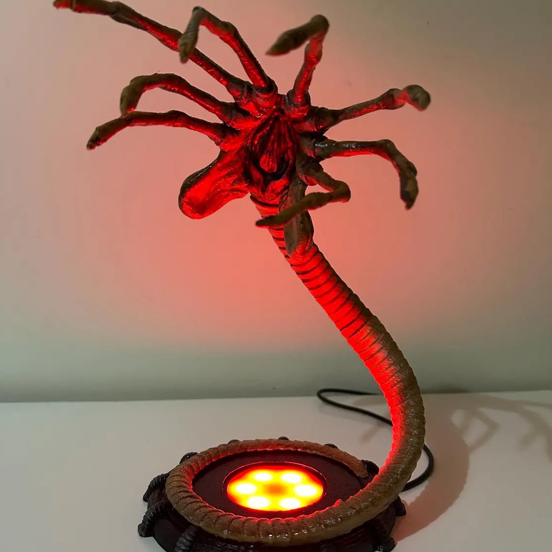 Lampka nocna Alien Facehugger, – Lighting Decoration Ideas recenzja i cena